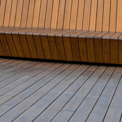 Kebony-Holz als Terrassenbelag-Material für Garten