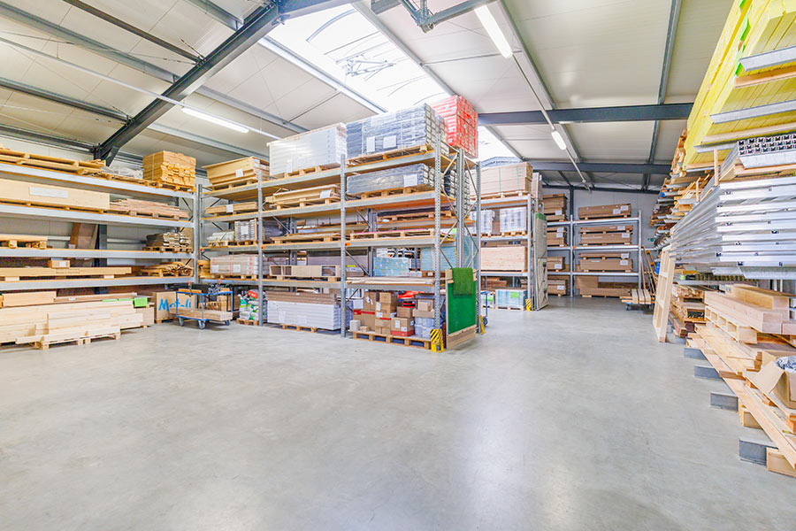Lager in Stammham für Bodenbeläge, Innentüren und Terrassenholz