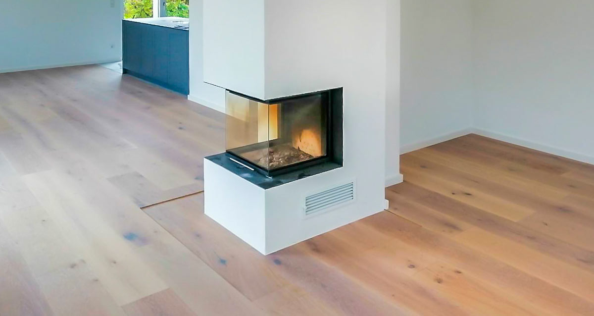 Bodenbelag Laminat um Kamin verlegt vom Schreiner aus Ingolstadt